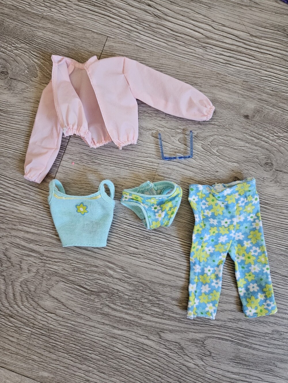 🧡3/$15 2000 Barbie Rain Or Shine Outfit